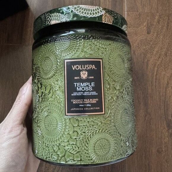 VOLUSPA TEMPLE MOSS.COCONUT WAX BLEND 100% NATURAL WICKS - PHTHALATE FREE 44oz - Picture 1 of 7